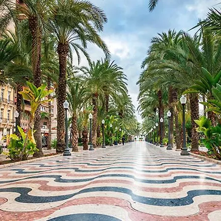 Very Centric Apartment, Lightful, Well Equipped And Decorated, With Castle Views, And Besides A Plaza In Old Town Apartman Alicante